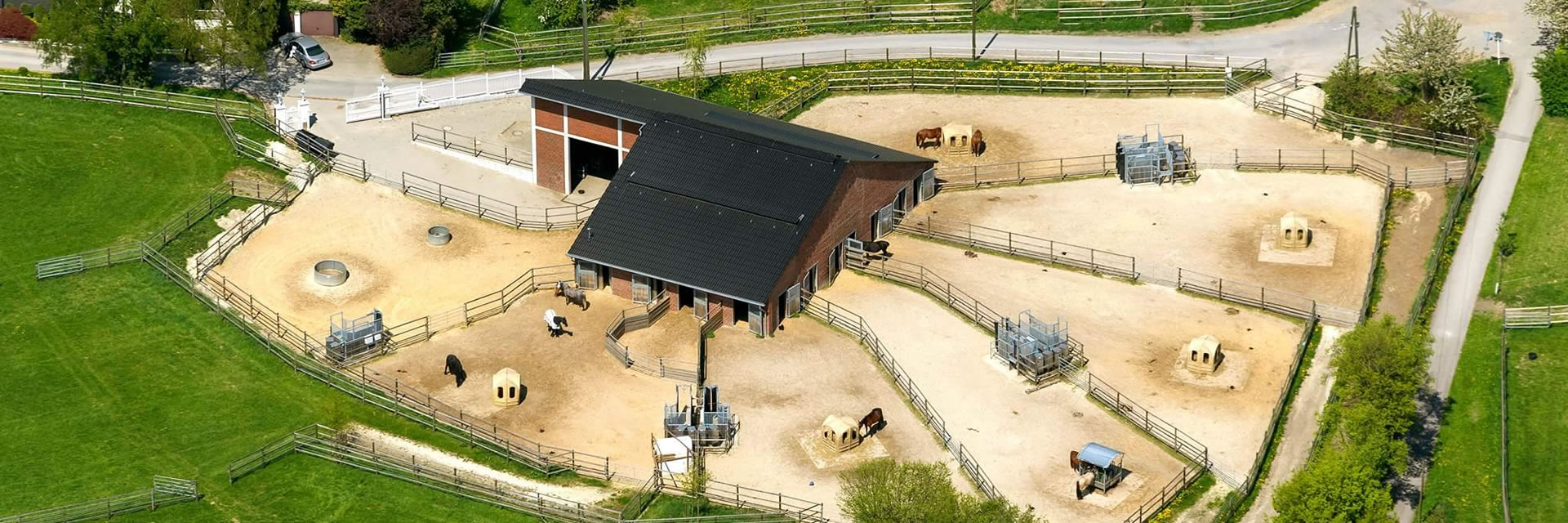 luftbild-kleine-halle-1920x640-2235-2-1